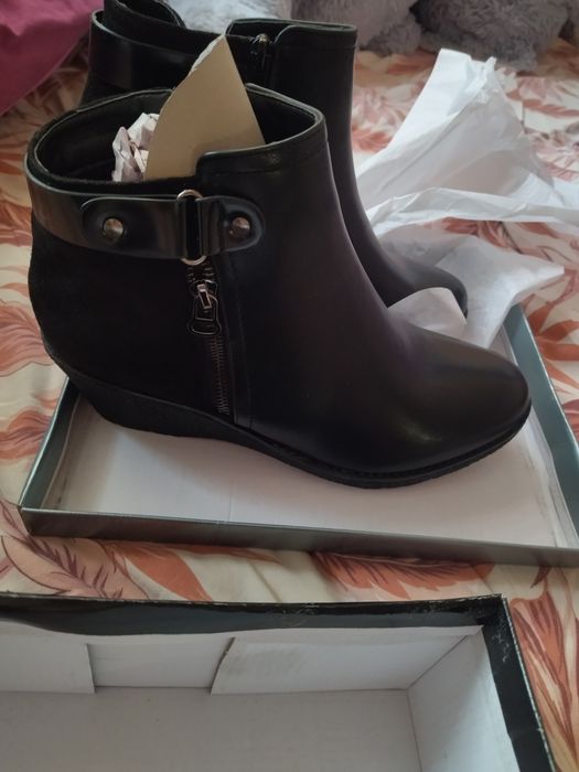 Продавам Боти 41 номер