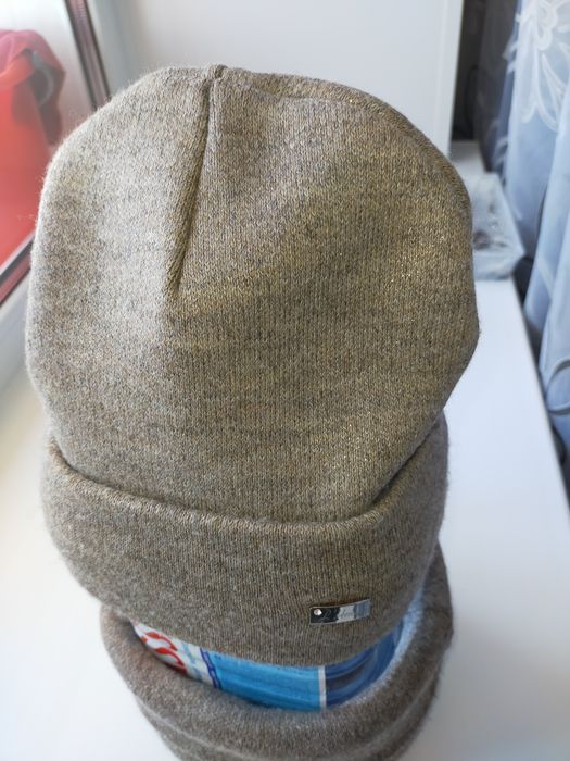 Продам шапку женскую