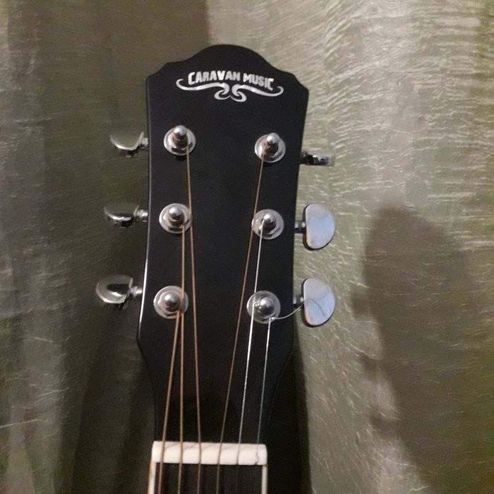 Гитара сотилади gitara sotiladi