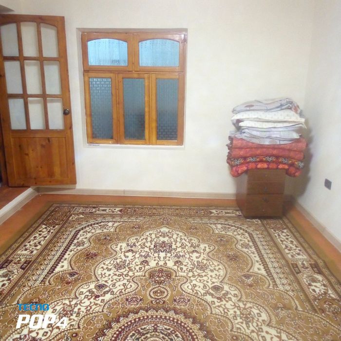 Bodomzorda Qizlarga ayollarga ijaraga 1 xona uy bor