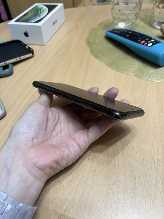 Продам iPhone XS