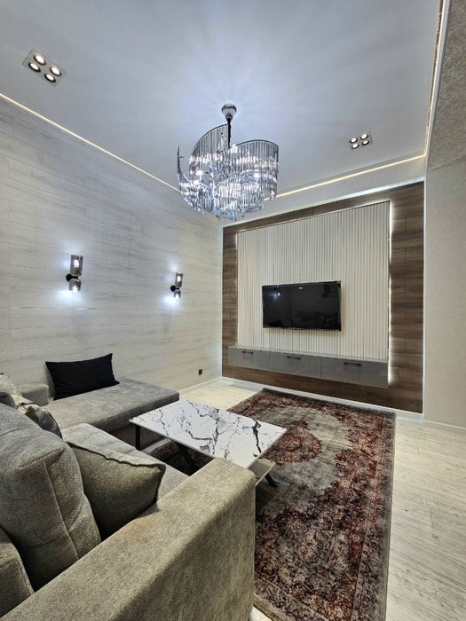 Чиланзар Ц 2/5/8 Новостройка  еворемонт с мебелью техника