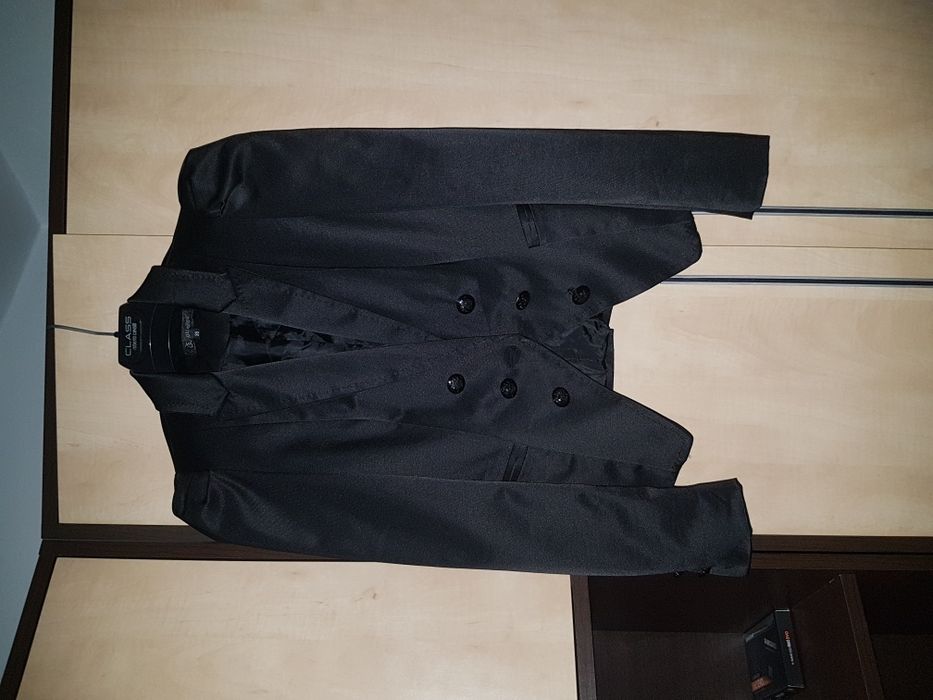 Sacou cambrat cu umeri bufanti Attentif