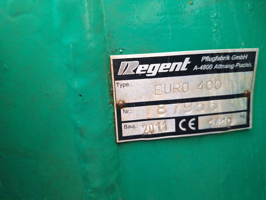 Продавам плуг REGENT A-4800