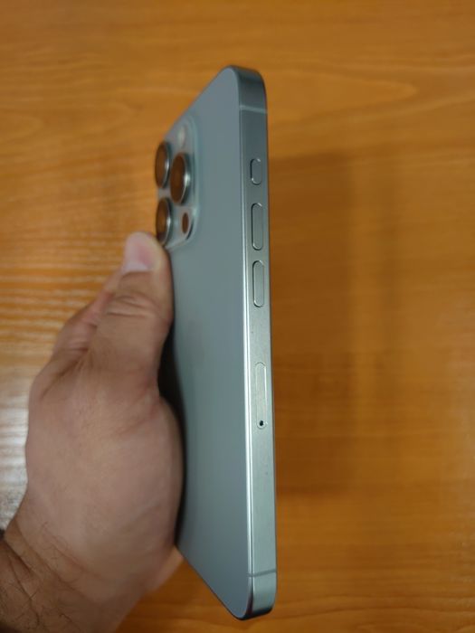 Apple iPhone 15 pro 256 GB Titanium