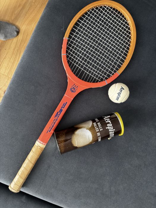 Set retro racheta si minge de tenis noua.