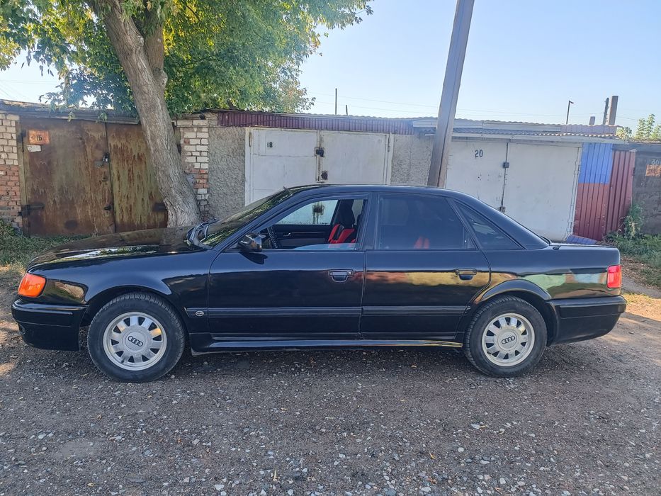 Продам Ауди 100C4