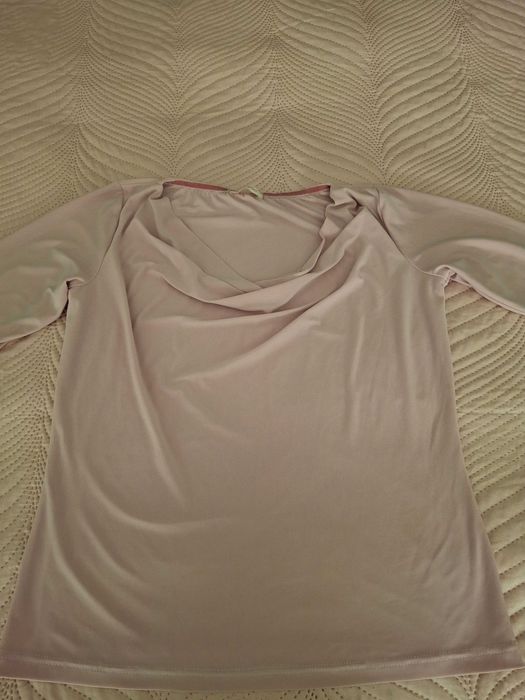 Нова блуза на Дафне