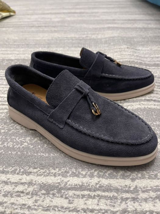 Продам лоферы 38 размер одевала один раз