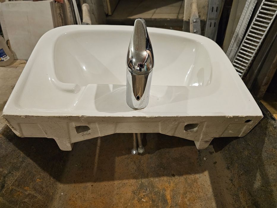 Мивка със смесител - (53,5х41)