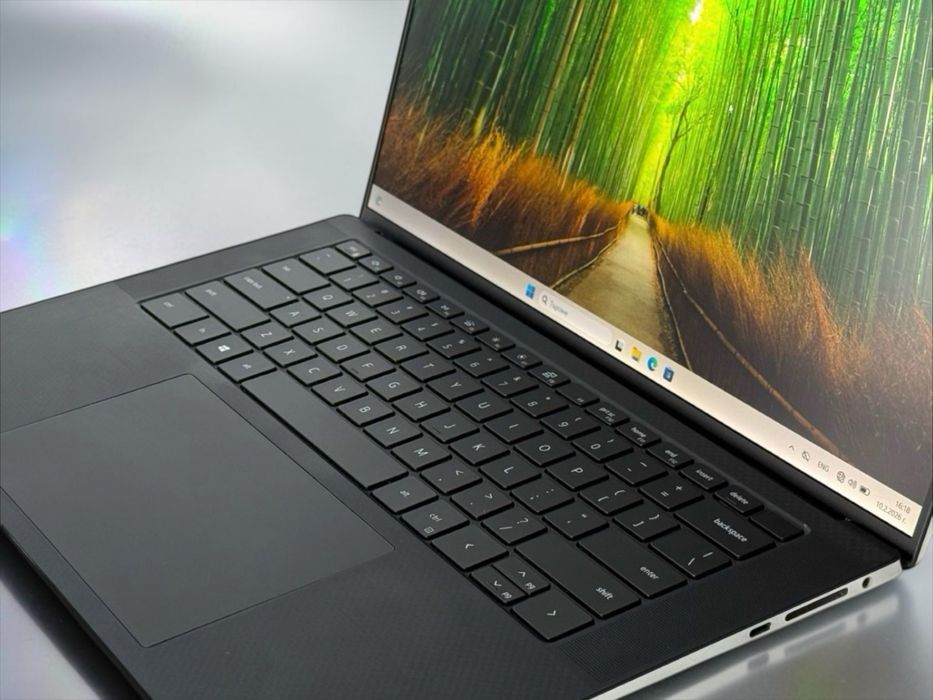 Лаптоп Dell XPS 9510 15" WUXGA i7-11800H 16RAM 512GB SSD RTX 3050