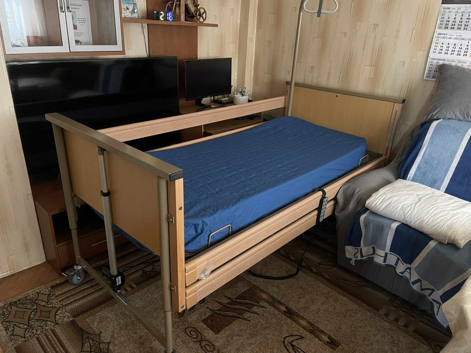 Електрическо болнично легло