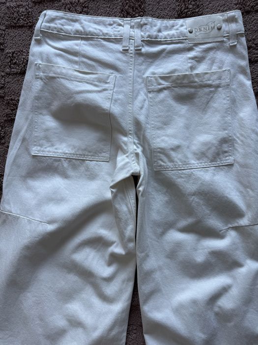 Продам джинсы белые