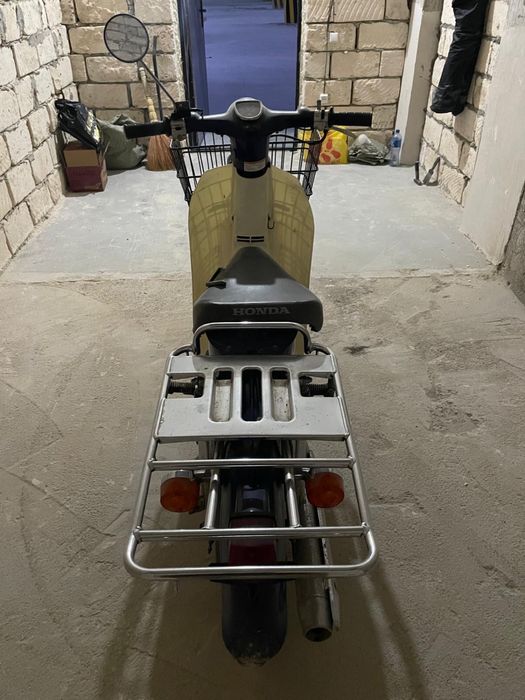 Honda Super Cub AA01