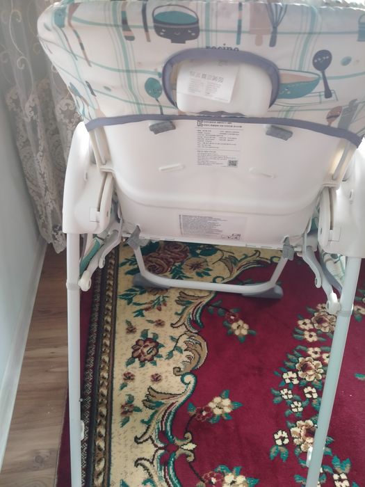 Продам стульчик для кормления ребенка Joie