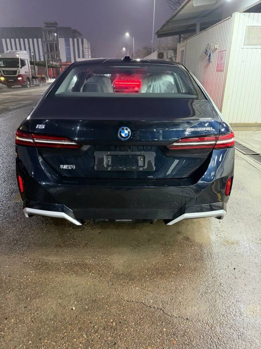 Bmw i5 35l 2024 yil M-Sport