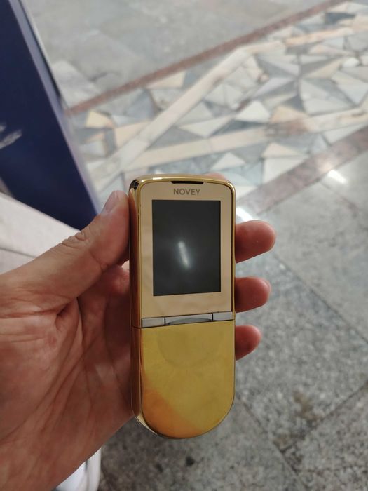 Novey telefon sotiladi