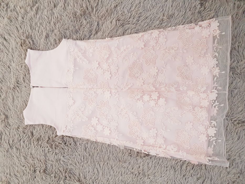 Rochie elegantă cu dantelă