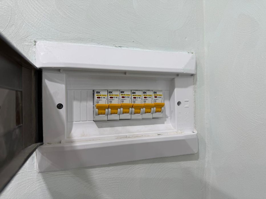 39 мкр 5дом 2 этаж 2 бөлмелі пәтер 75кв м2