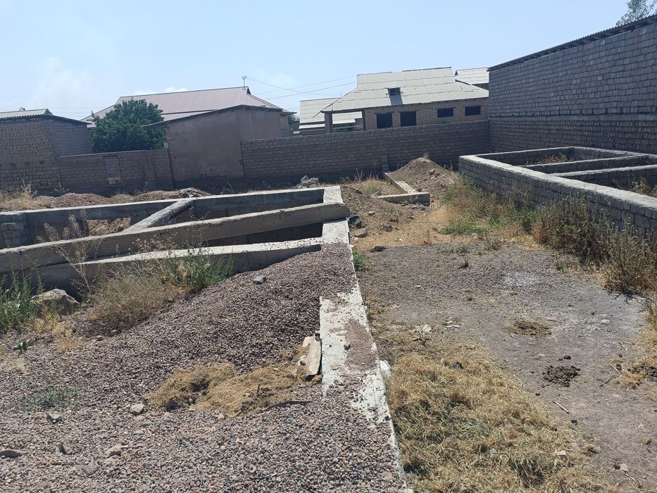 Продается участок 9 сотох на ДСК есть фундамент