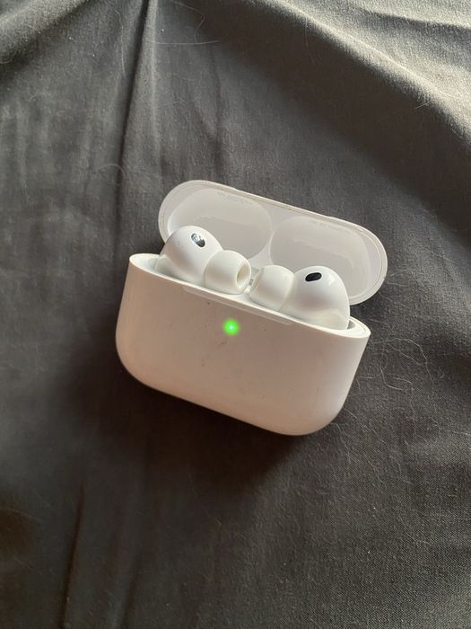 Vand airpods pro 3 full box putin folosite
