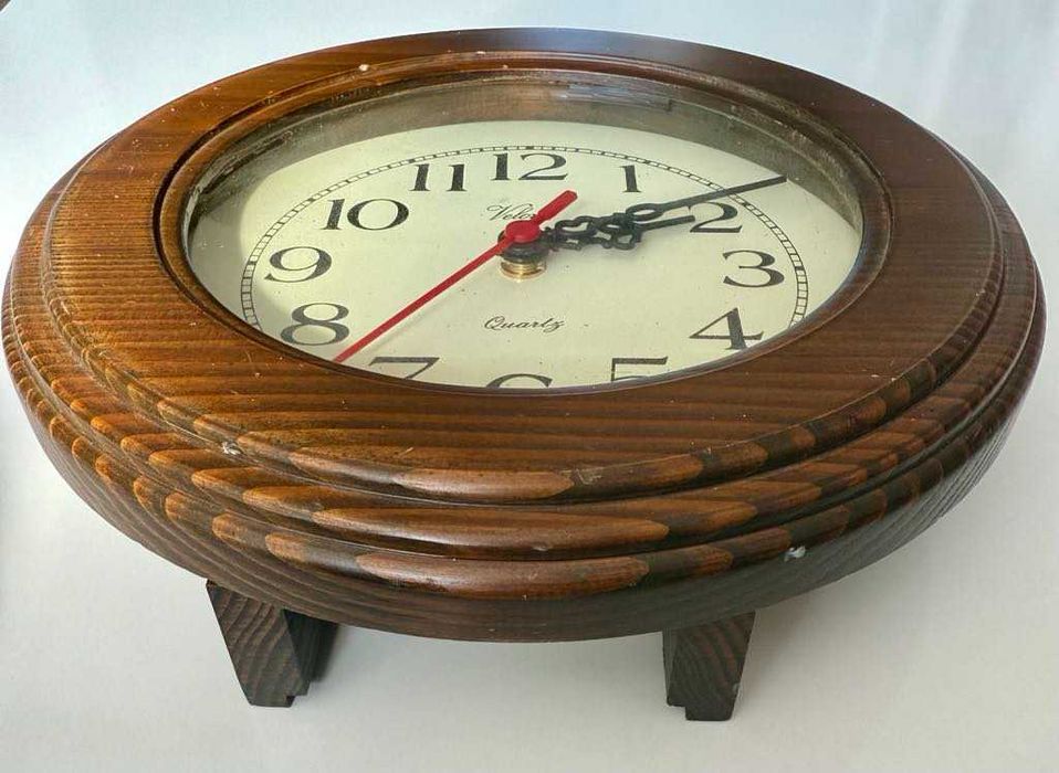 Винтидж дървен часовник с кварцов механизъм