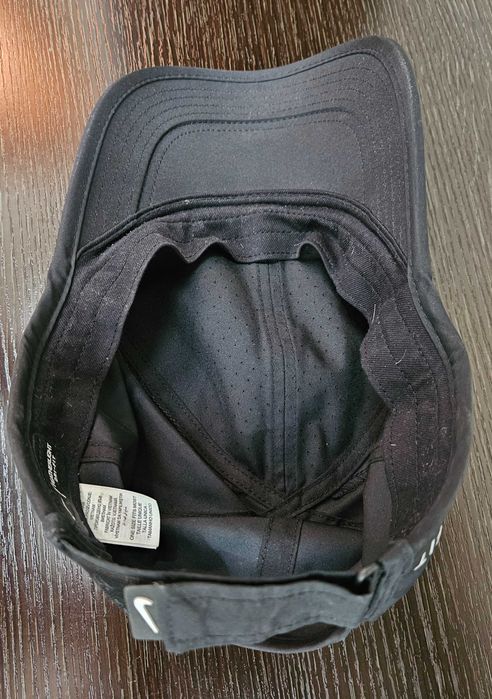 Шапка на Nike черна