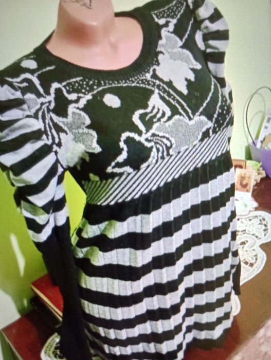 Pantaloni ,cardigane și plovere