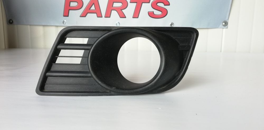 Лява основа за халоген Suzuki Swift