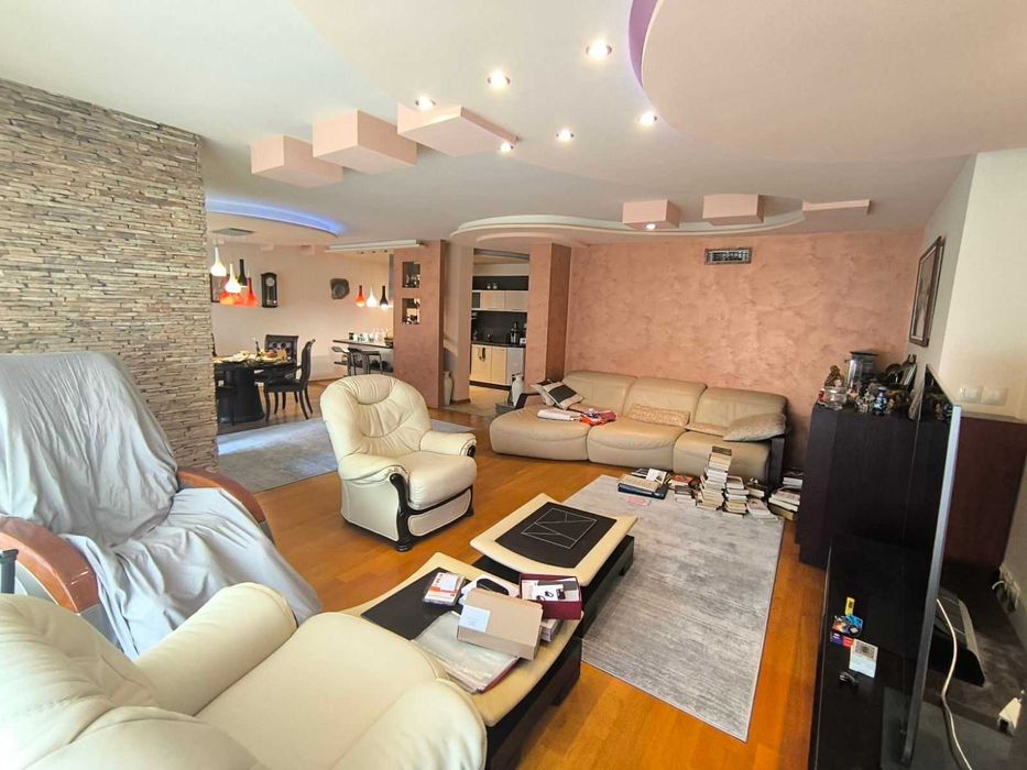 Дава се под наем Тристаен апартамент в Бургас, Лазур - 90 кв.м за 816 € - Снимка #2