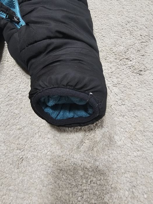 Combinezon  iarna DKNY pentru bebe 9-12 luni