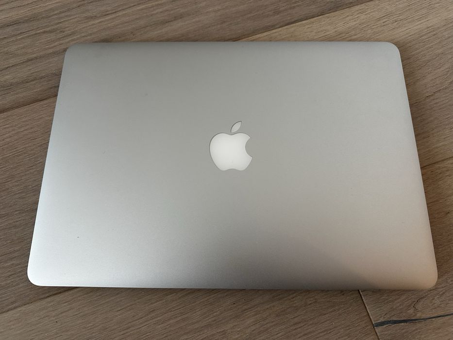 Apple MacBook Air 13 inch Intel Core I5
