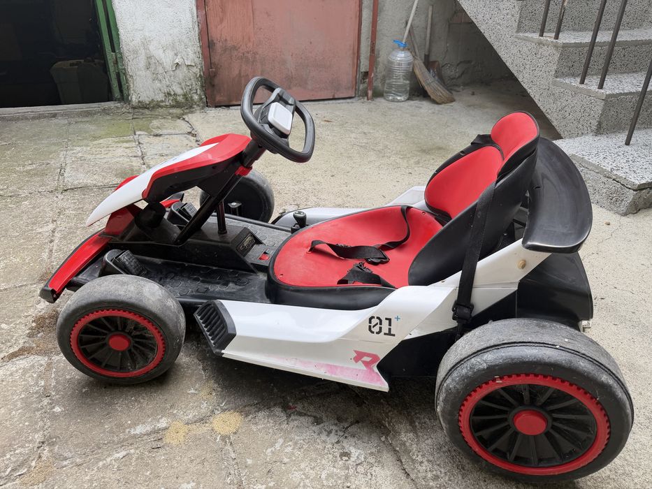 Акумулаторна кола GO KART 24V Drifting Function червена
