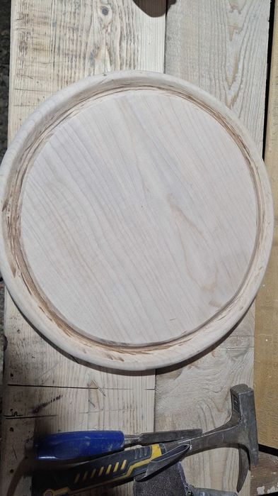 Vând diferite modele de platouri