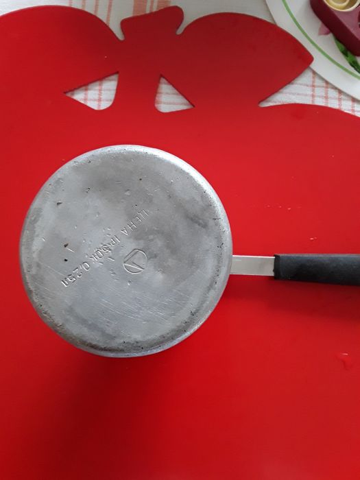 Купа метална,,джезве и щипка