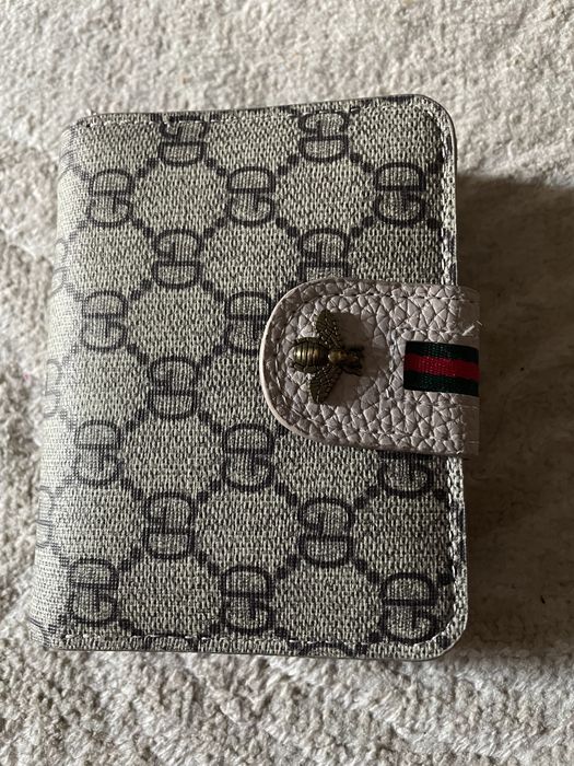 Продаю новенький кошелек