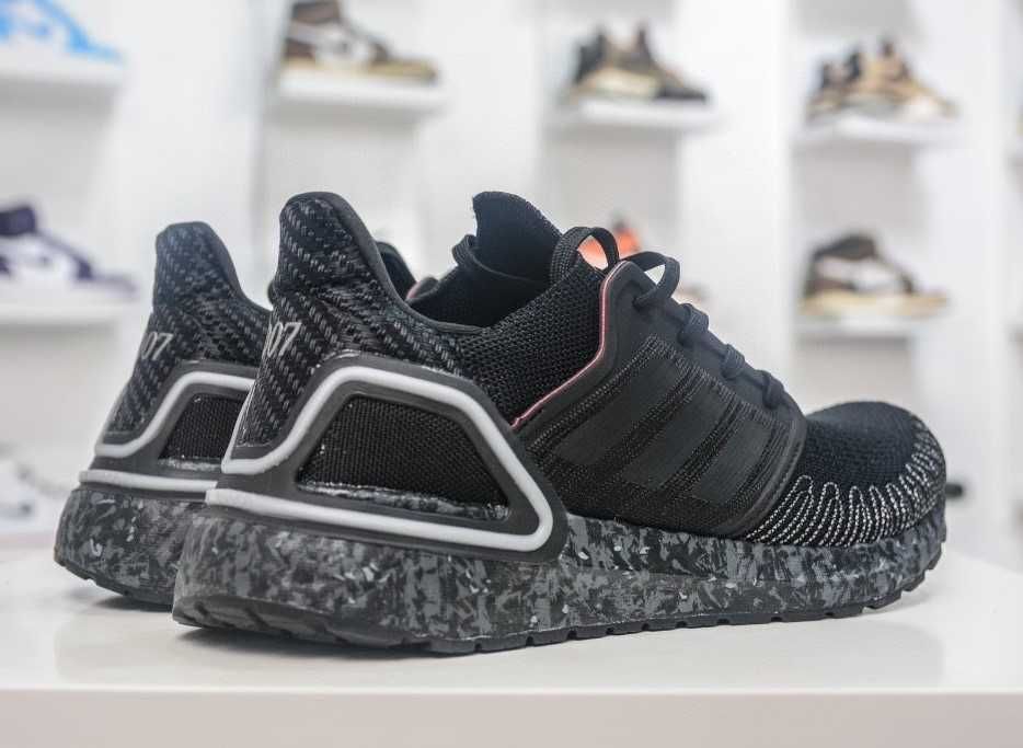 Мъжки маратонки ADIDAS ULTRABOOST 20 BOND 007  Оригинални  EU40