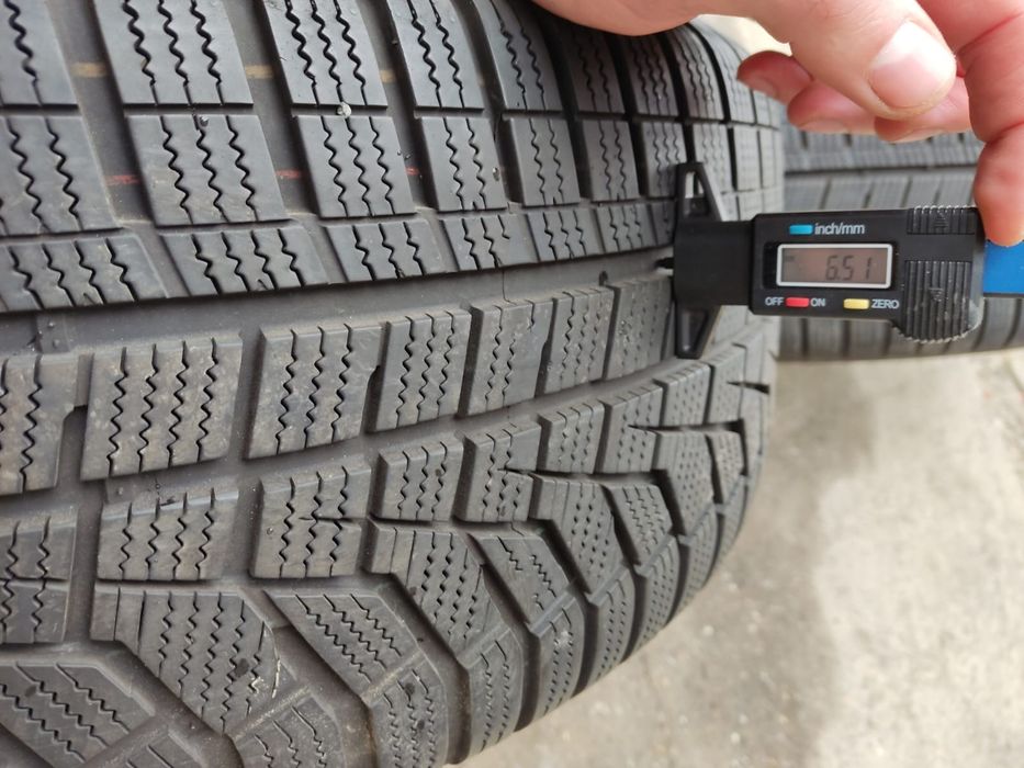 245/40 R21 100v Hankook Winter i cept evo2