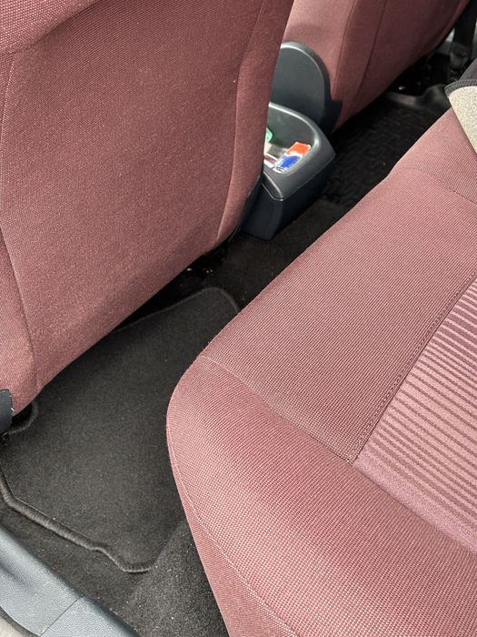 Vand Ford Fiesta GPL . 99000 km în creștere .