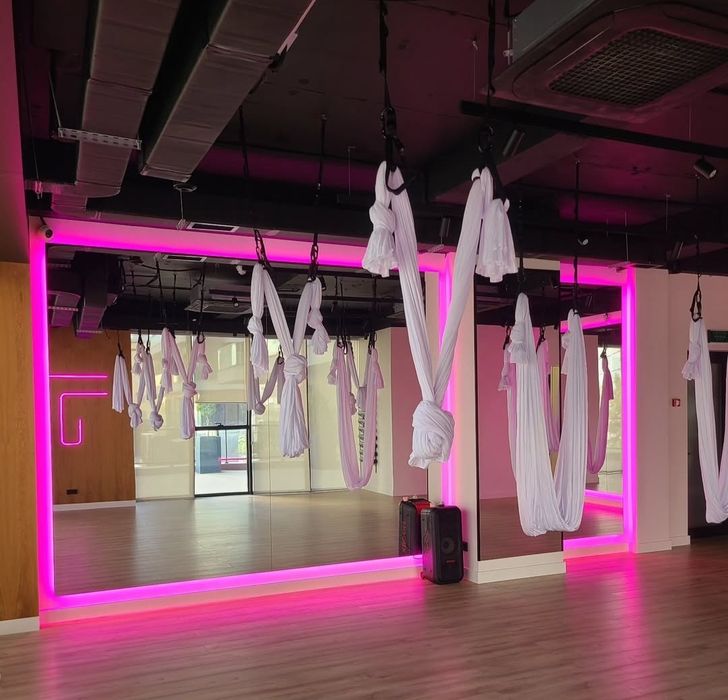 Дизайнерские зеркала с подсветкой всех видов 
подсветкой всех видов!