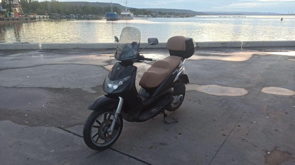 Скутер Piaggio Beverly 250
