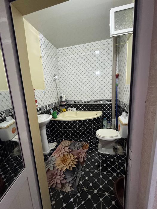 2 etajli qatej joy 1 chi etajda 140 kv uy sotiladi g'aybuda