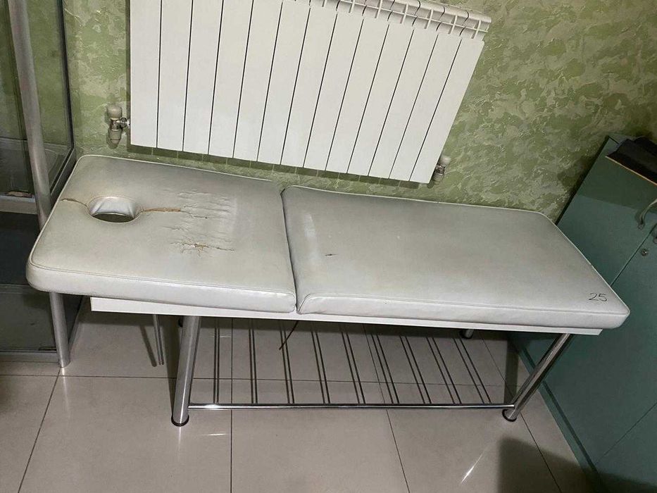 Кушетка для массажа, косметологии