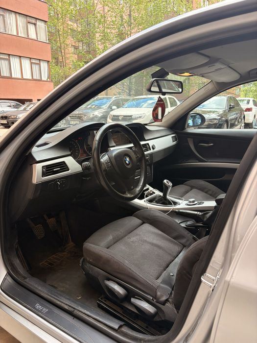 vând BMW seria 3 2005