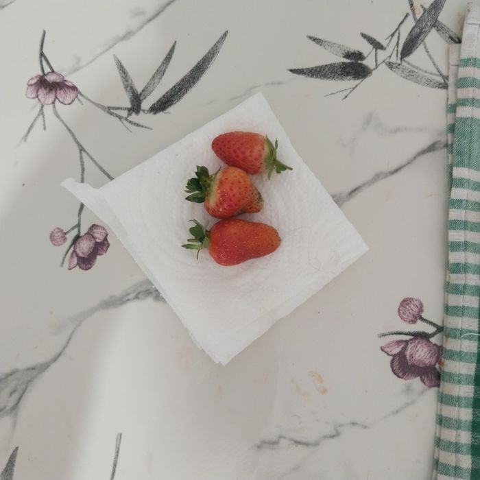 Продам рассаду клубники Альбион