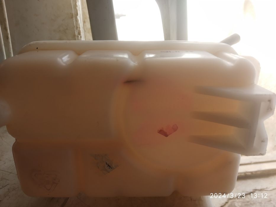 Некса 3 бачок сотилади