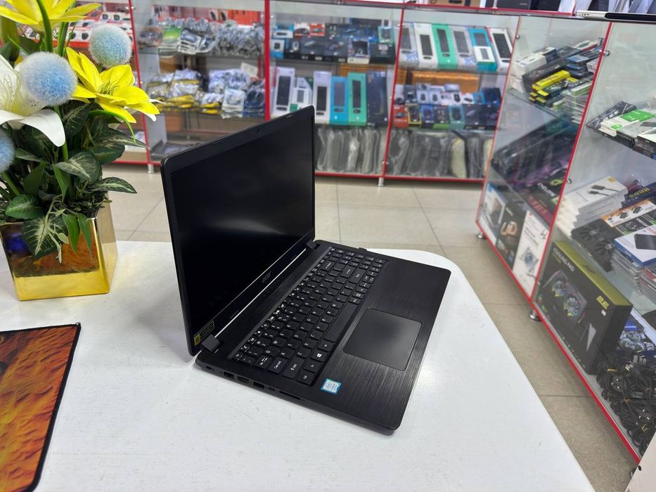 Acer i5-8265U 8/256 ssd ddr4