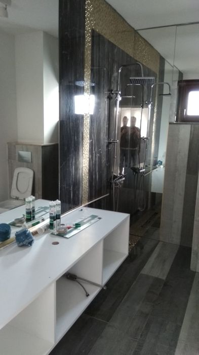 Vand oglinzi, modele la comanda.