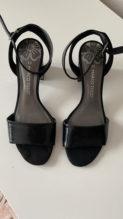 Продам женскую обувь.