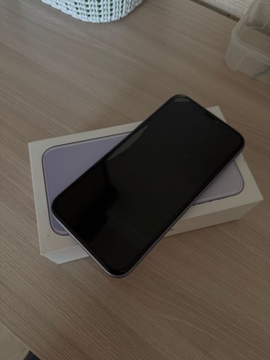 Продам iPhone 11